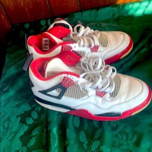 Jordan bred 4s